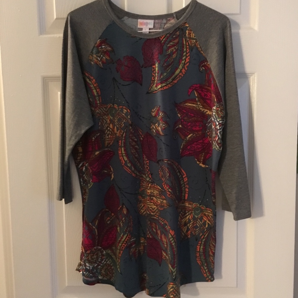 LuLaRoe Randy raglan paisley 3/4 sleeve t-shirt